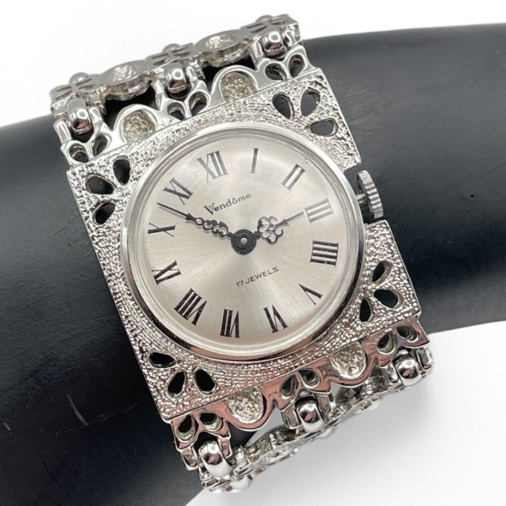 Vintage VENDOME Women's Watch 17 Jewels Hand Wind Up Silver Chunky Wristwatch